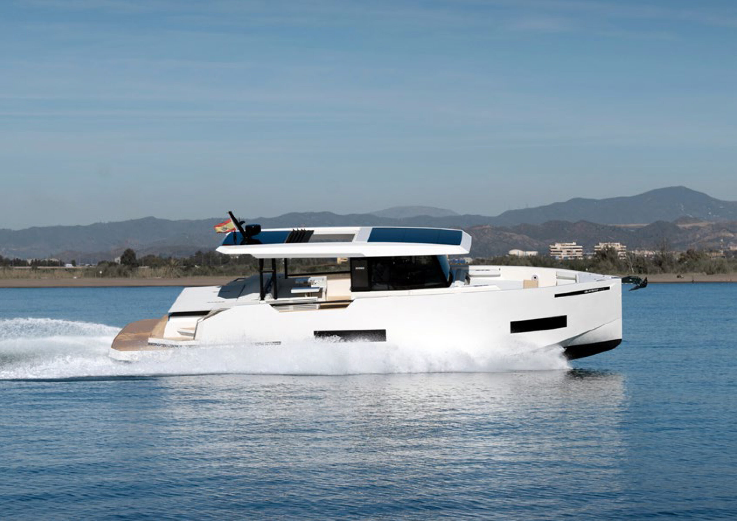 deantonio50_yachthamptonsales
